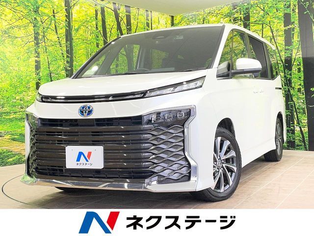 TOYOTA / VOXY HYBRID