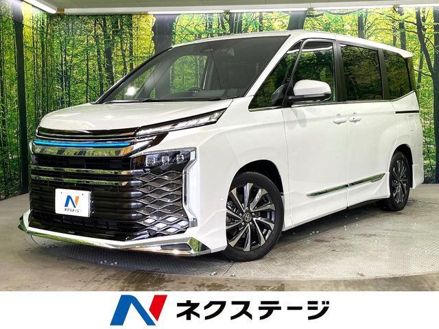 TOYOTA / VOXY HYBRID