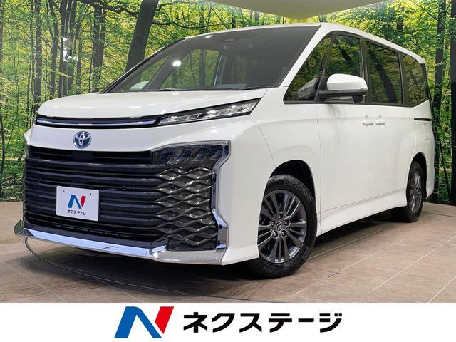 TOYOTA / VOXY HYBRID