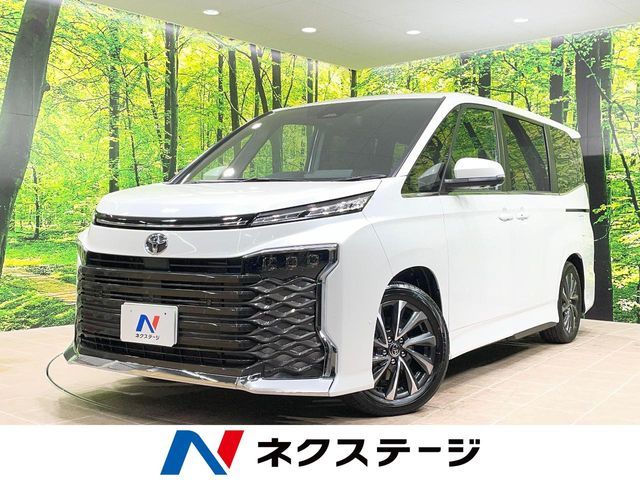 TOYOTA / VOXY HYBRID