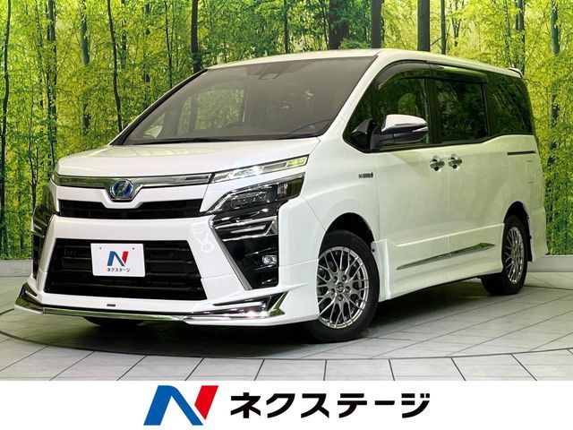 TOYOTA / VOXY HYBRID