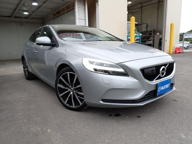 VOLVO / VOLVO V40