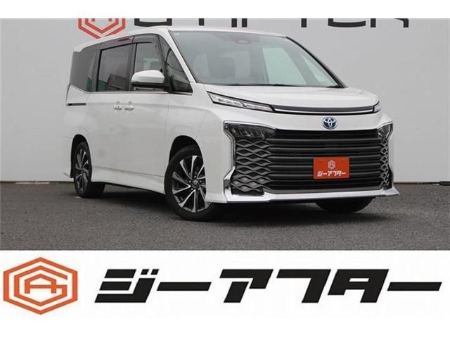 TOYOTA / VOXY HYBRID