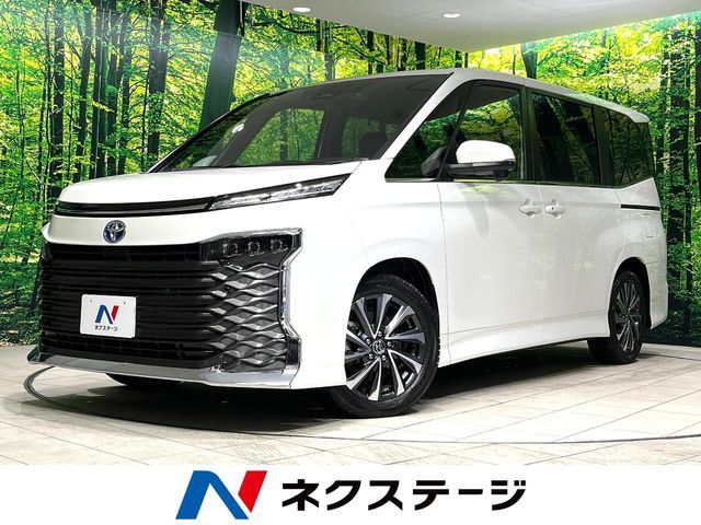 TOYOTA / VOXY HYBRID