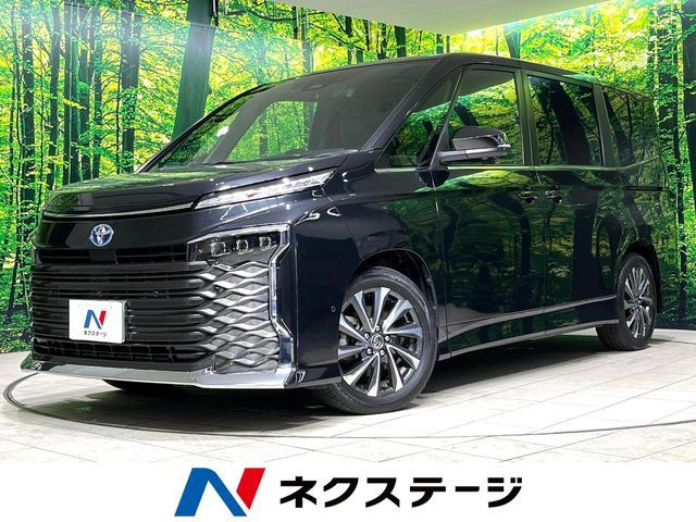 TOYOTA / VOXY HYBRID