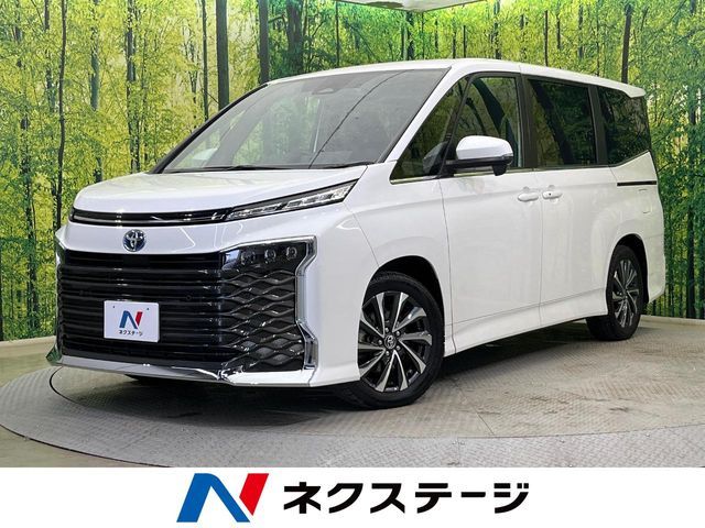 TOYOTA / VOXY HYBRID