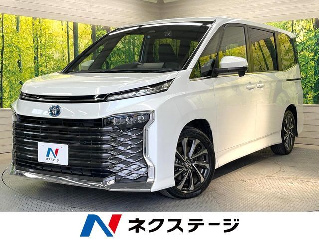 TOYOTA / VOXY HYBRID
