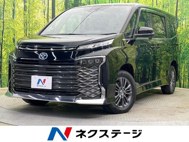 TOYOTA / VOXY HYBRID 4WD