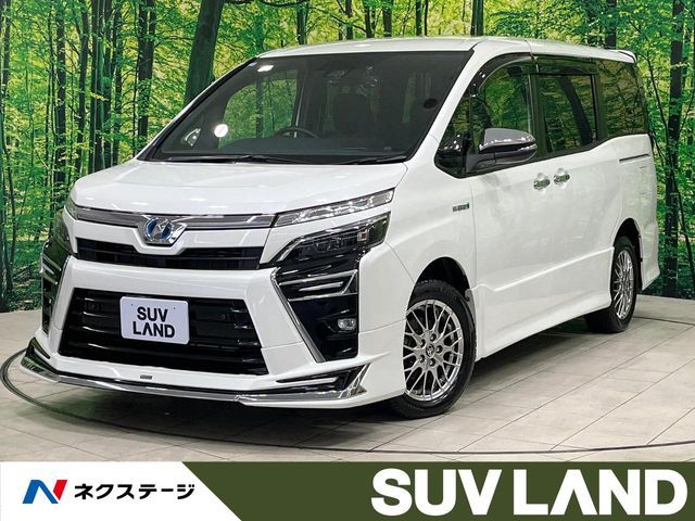 TOYOTA / VOXY HYBRID