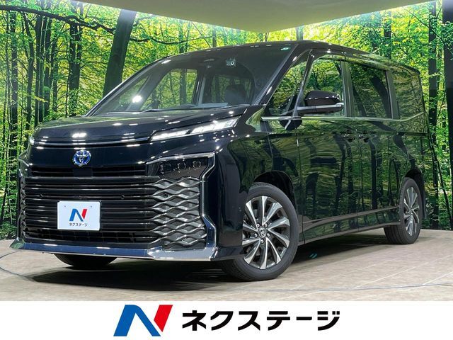 TOYOTA / VOXY HYBRID