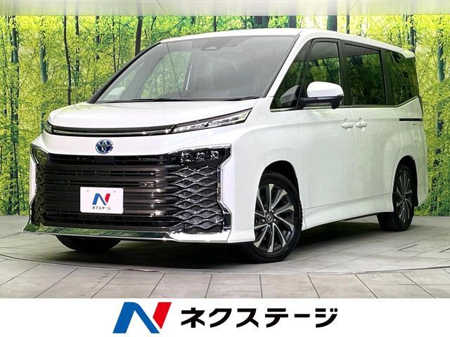 TOYOTA / VOXY HYBRID