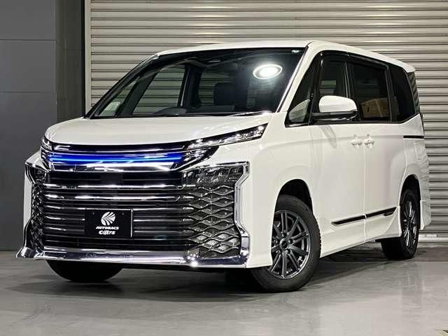 TOYOTA / VOXY HYBRID 4WD