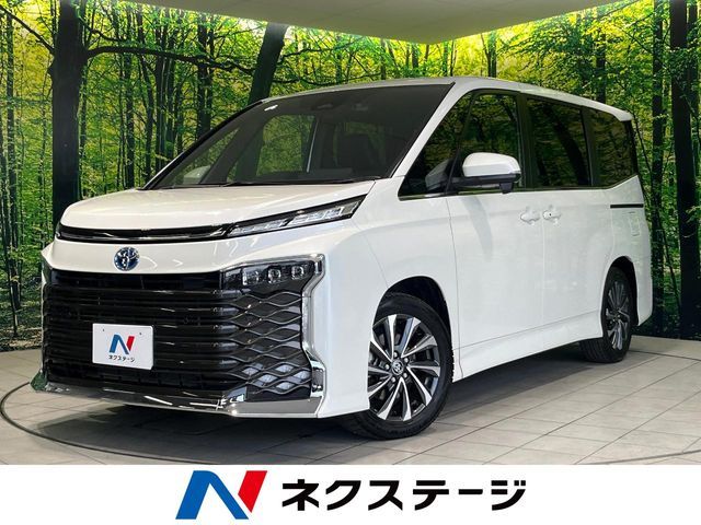 TOYOTA / VOXY HYBRID
