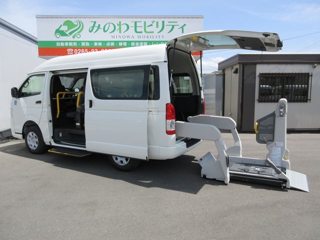 TOYOTA / HIACE van 4WD