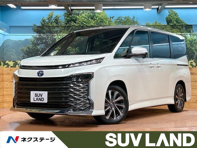 TOYOTA / VOXY HYBRID