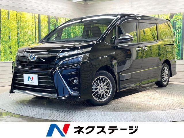 TOYOTA / VOXY HYBRID