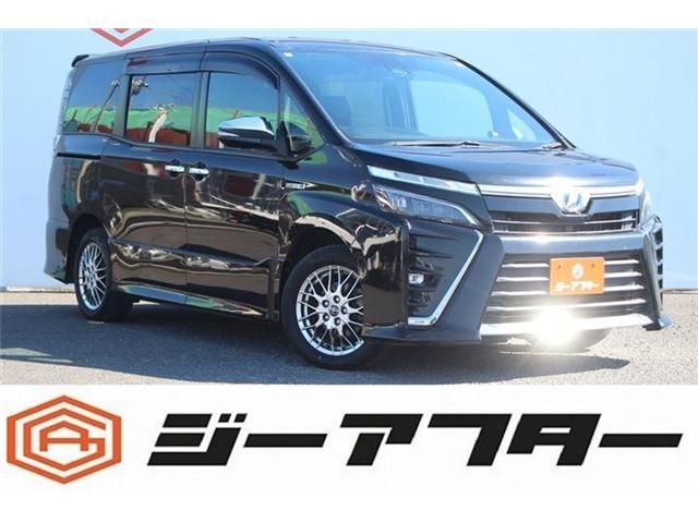 TOYOTA / VOXY HYBRID