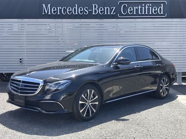 MERCEDES BENZ / MERCEDES BENZ E class sedan