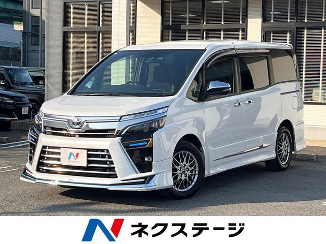 TOYOTA / VOXY HYBRID