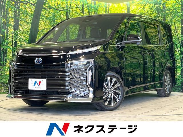 TOYOTA / VOXY HYBRID