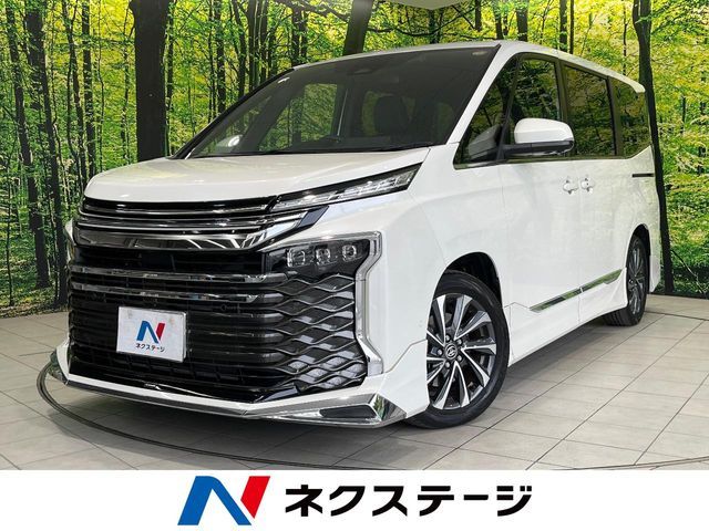 TOYOTA / VOXY HYBRID