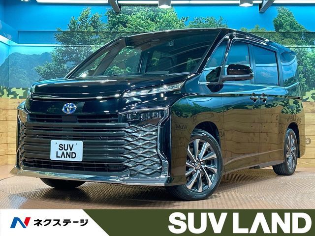 TOYOTA / VOXY HYBRID