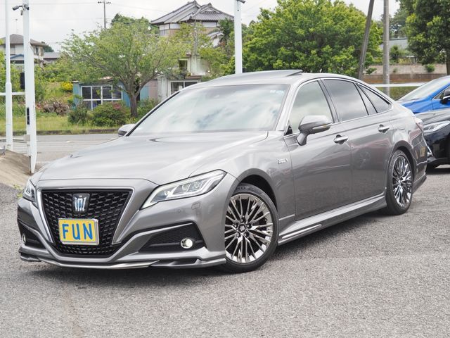TOYOTA / CROWN sedan hybrid