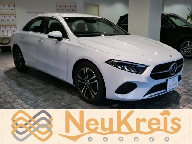 MERCEDES BENZ / MERCEDES BENZ A class sedan