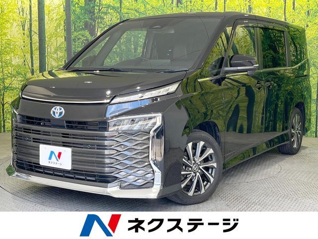 TOYOTA / VOXY HYBRID