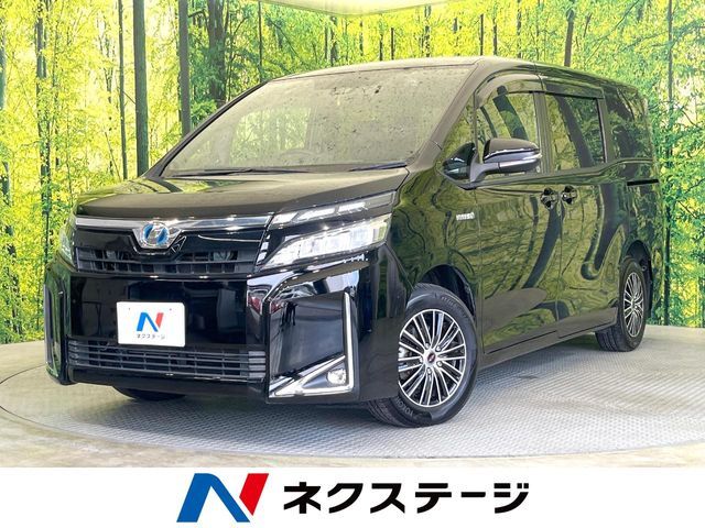 TOYOTA / VOXY HYBRID