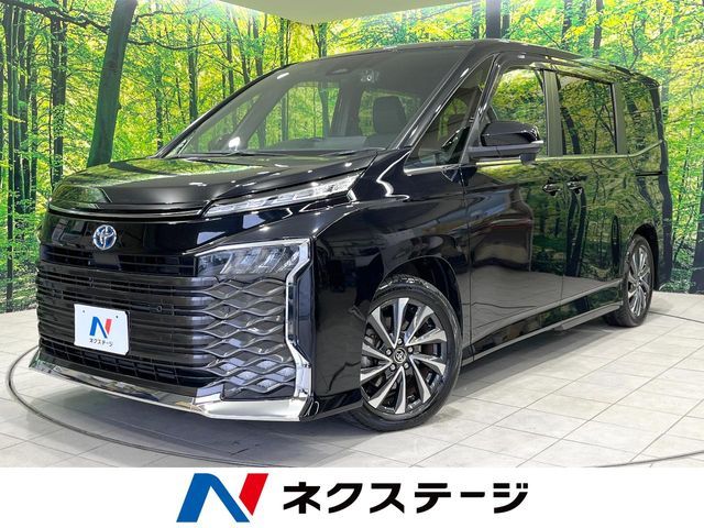 TOYOTA / VOXY HYBRID