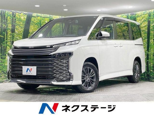 TOYOTA / VOXY HYBRID 4WD