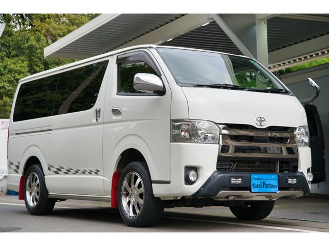 TOYOTA / HIACE van 4WD