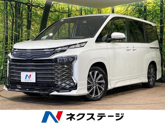 TOYOTA / VOXY HYBRID