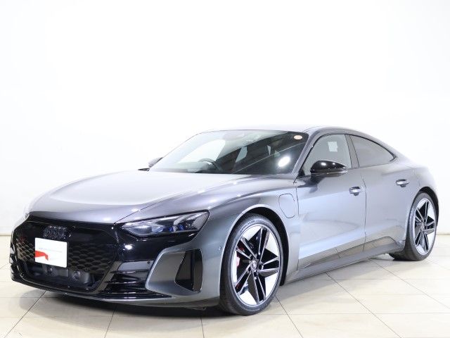 AUDI / AUDI RS e-tron GT
