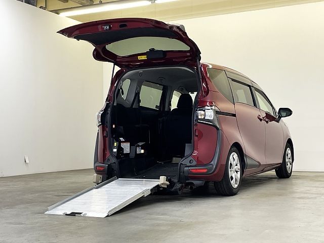 TOYOTA / SIENTA