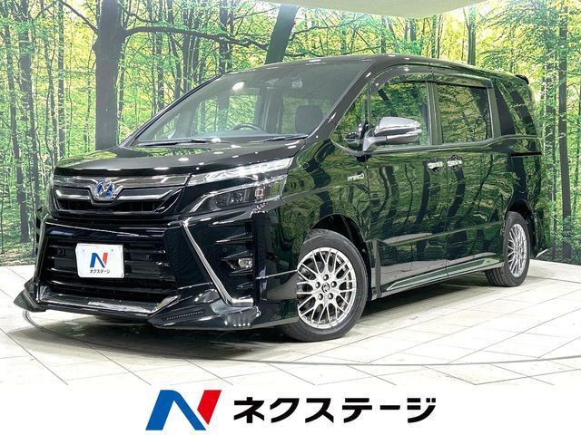 TOYOTA / VOXY HYBRID