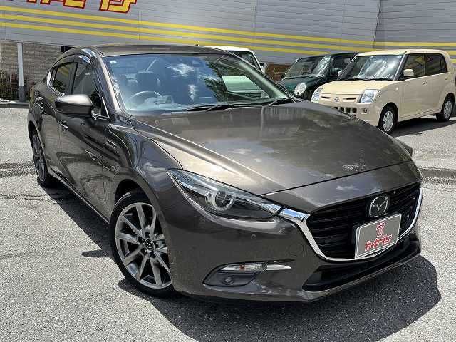 MAZDA / AXELA sedan