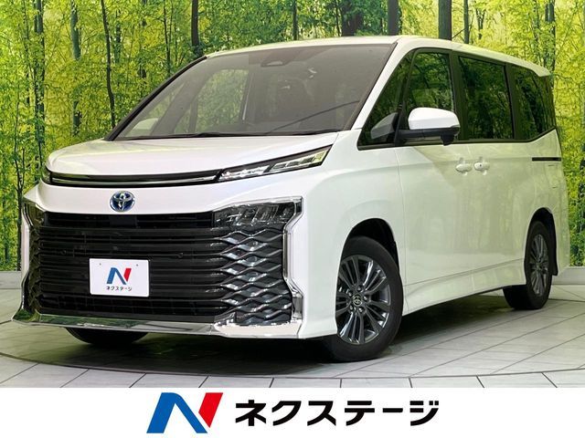 TOYOTA / VOXY HYBRID