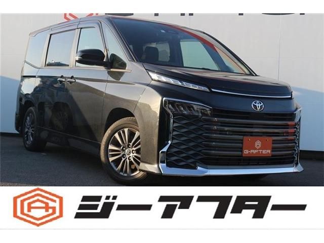 TOYOTA / VOXY