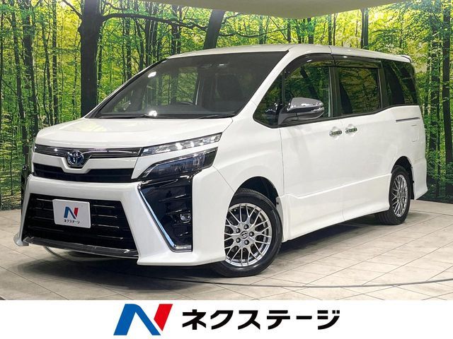 TOYOTA / VOXY HYBRID