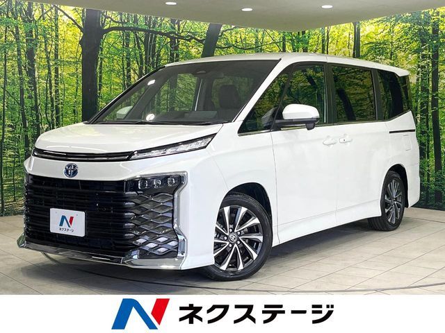 TOYOTA / VOXY HYBRID