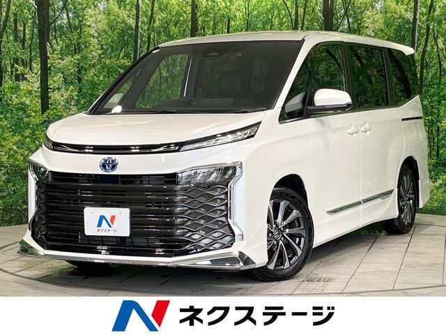 TOYOTA / VOXY HYBRID