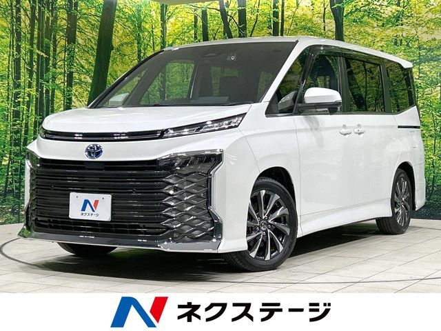 TOYOTA / VOXY HYBRID