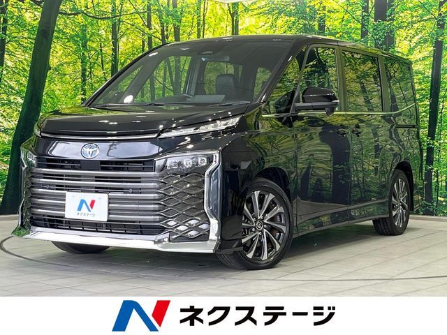 TOYOTA / VOXY HYBRID