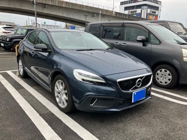 VOLVO / VOLVO V40