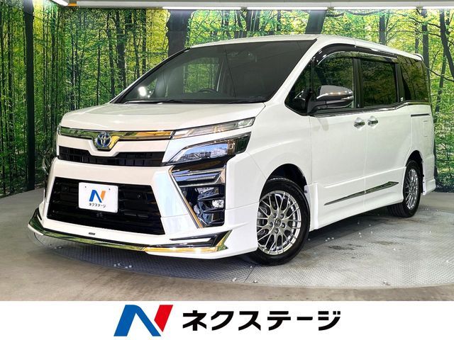 TOYOTA / VOXY HYBRID
