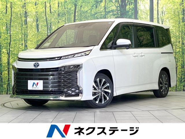 TOYOTA / VOXY HYBRID