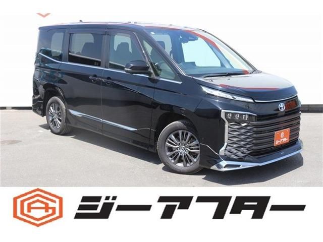 TOYOTA / VOXY HYBRID 4WD