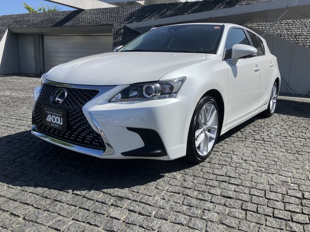 TOYOTA / LEXUS CT200h